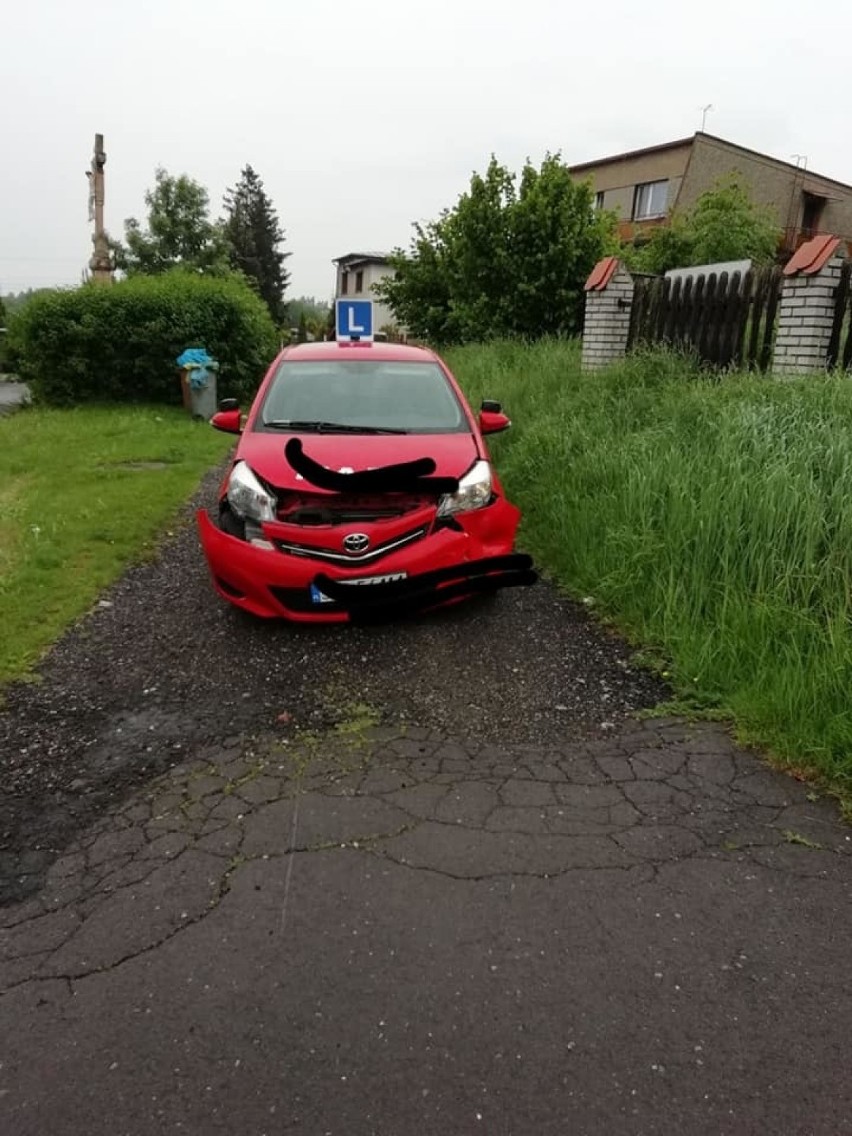 Trzy samochody zderzyły się na skrzyżowaniu w Mszanie