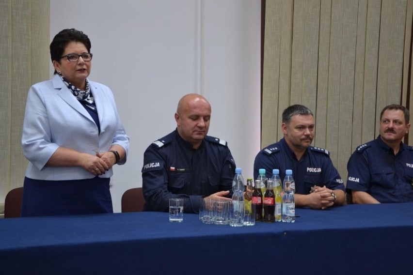Minister odwiedziła największy w Tarnowie komisariat policji [ZDJĘCIA]