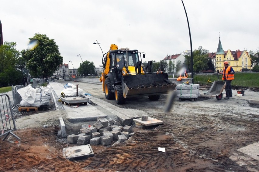 W Legnicy powstaje bulwar, otwarcie w Dniu Dziecka [ZDJĘCIA]