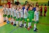 Gwiazdkowe granie w Dobrzycy. Młodzi piłkarze przez dwa dni rywalizowali w miejscowej hali. Gra toczyła się w trzech kategoriach wiekowych 