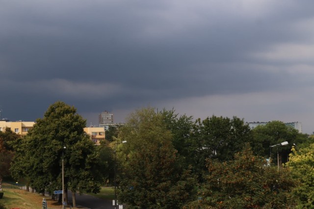 Mimo że ciemna chmura nad Lublinem wyglądała naprawdę złowrogo, to tylko lekko popadało