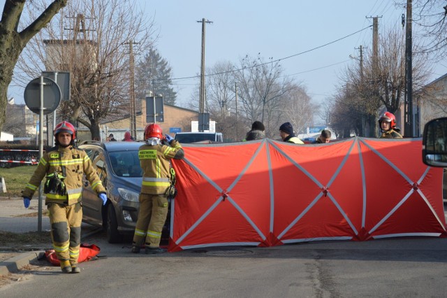 Wypadek na Hutniczej w Piotrkowie: Śmiertelne potrącenie pieszej, 11.01.2021