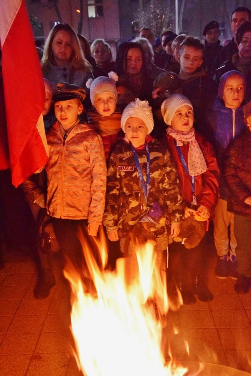 Harcerski Capstrzyk Niepodległości w Sieradzu. Podniosła uroczystość i Szkatuła Pamięci (zdjęcia)