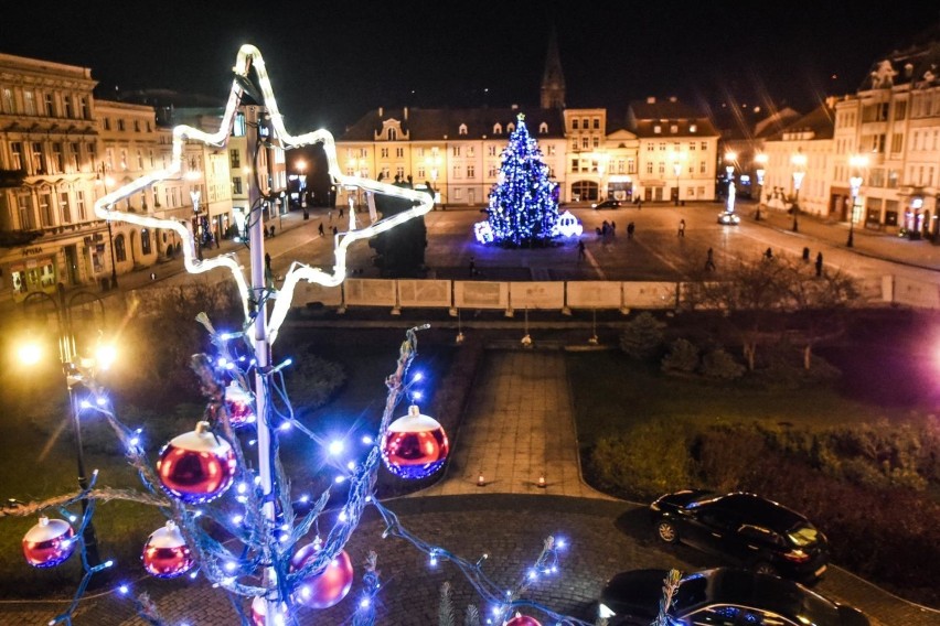 W mieście widać już piękne iluminacje świąteczne, które...