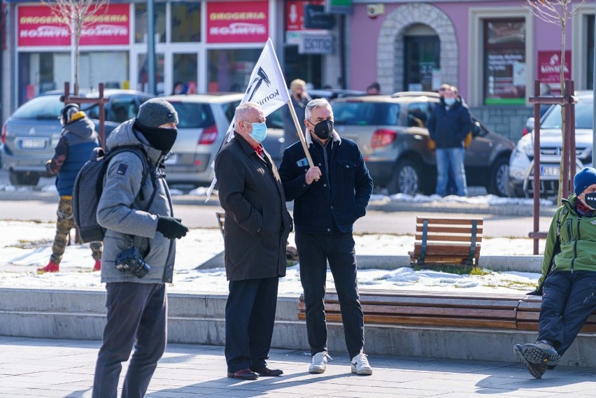 Pikietę w Limanowej  zorganizowali małopolscy działacze...