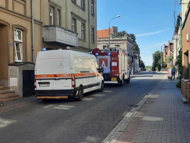 Interwencja strażaków i pogotowia gazowego przy ulicy Farnej w Śremie.
