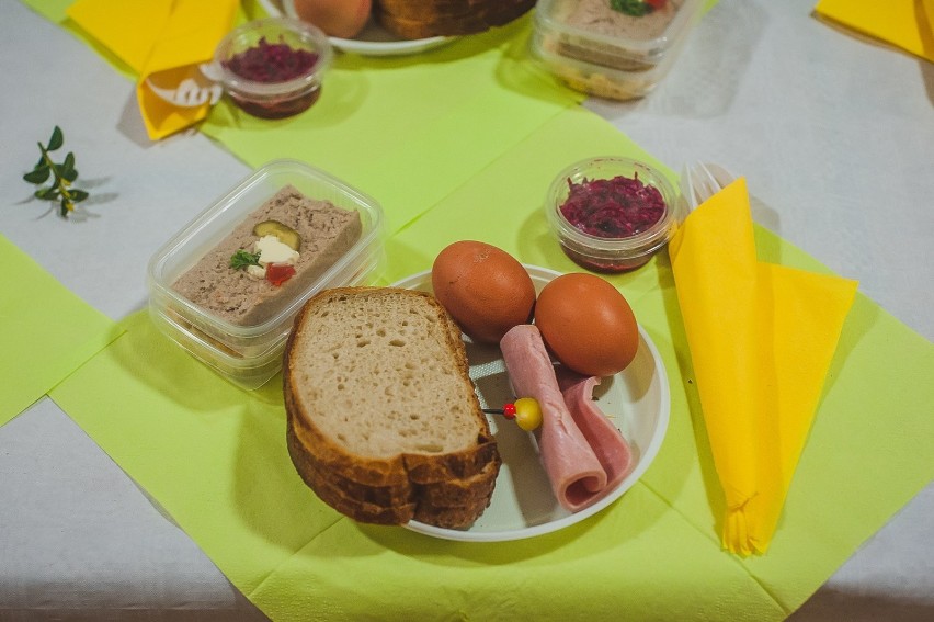 Śniadanie wielkanocne dla samotnych i ubogich w Gdyni 2019