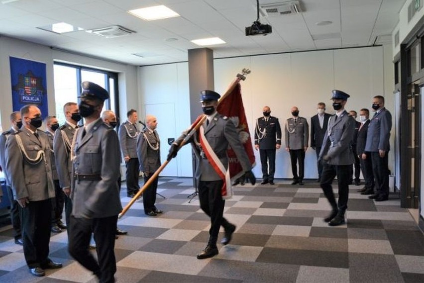 Jest nowy komendant policji w Skarżysku. Jego poprzednik przejmuje służbę w Kielcach (ZDJĘCIA)