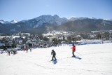 Sezon narciarski się nie skończył. Od poniedziałku na Podhalu spadną ceny karnetów 