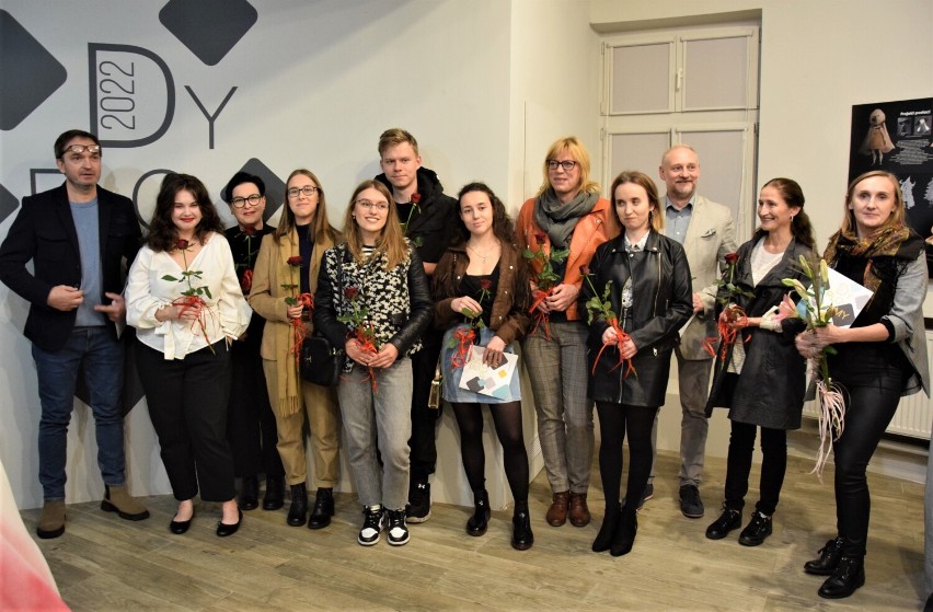 Prace studentów WP-A UAM w Kaliszu prezentowane na wystawie...