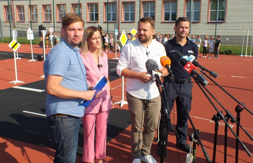 Podczas konferencji prasowej, od lewej: Leszek Kowalski,...