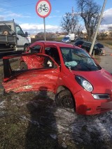 Wypadek w Nochowie. Doszło do zderzenia dwóch samochodów osobowych. Utrudnienia na DW 432