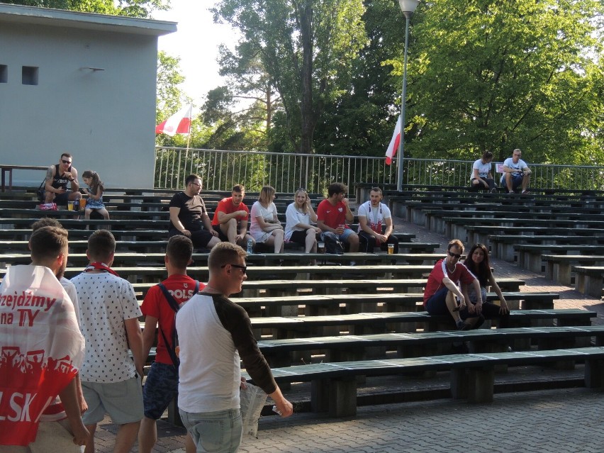 Wągrowczanie tłumnie odśpiewali hymn i dopingowali Polaków.