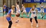 Koszykówka. W meczu II ligi kobiet Enea Basket Piła przegrał wysoko w Poznaniu z drużyną  Enea AZS Szkoła Gortata