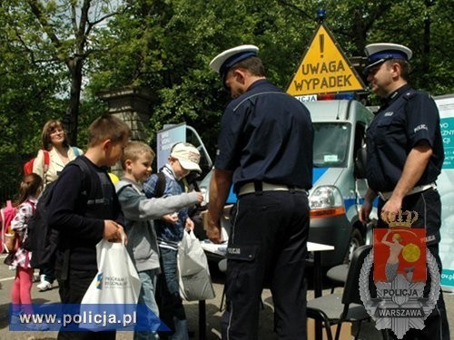 Rozpoczął się piknik na Agrykoli. Policjanci uczą dzieci bezpieczeństwa