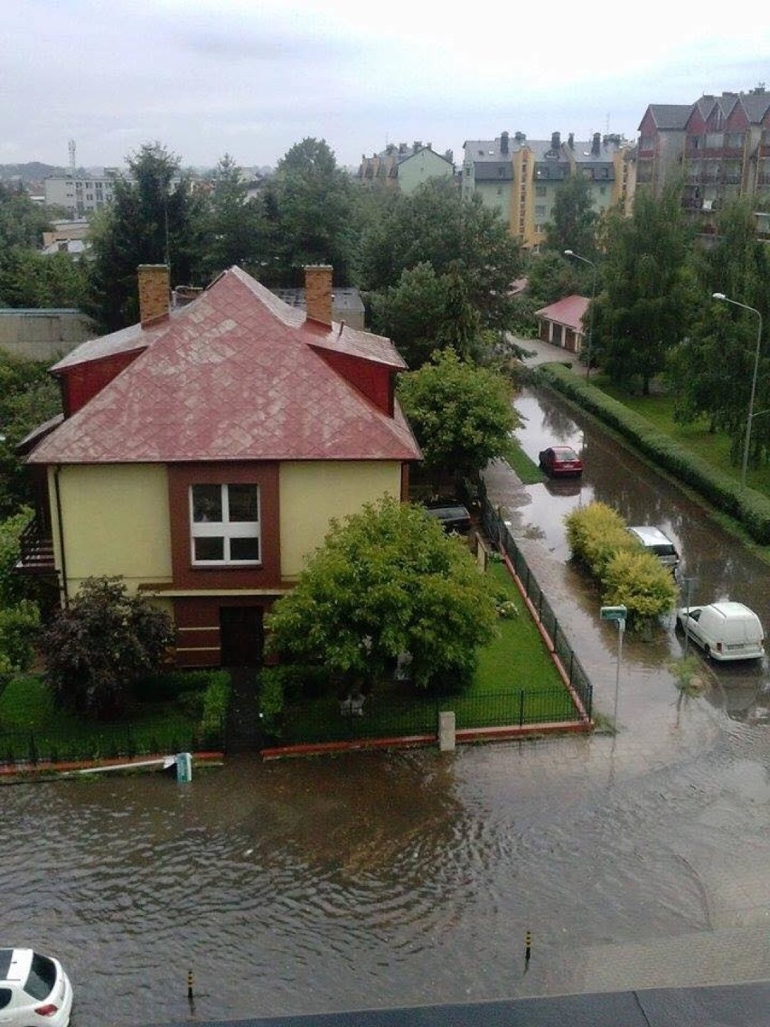 Strażacy walczą ze skutkami burzy w Szczecinie [wideo] 