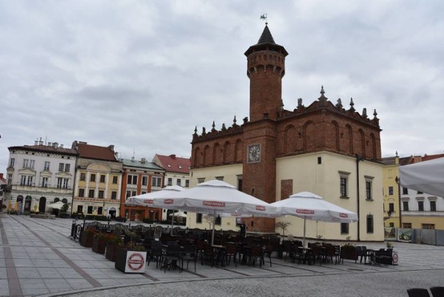 W Tarnowie i regionie stwierdzono 200 nowych zakażeń koronawirusem. W Polsce padł rekord, rząd zaostrza rygor sanitarny