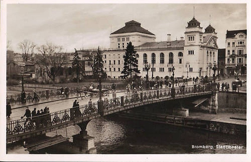 Obecny most Jerzego Sulimy Kamińskiego i gmach Teatru...