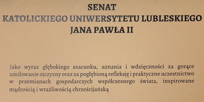 Jako wyraz głębokiego szacunku, uznania i wdzięczności za...