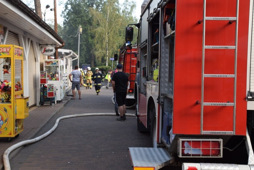 Pożar smażalni ryb w Skorzęcinie. "Jedna osoba poszkodowana": informuje zastępca komendanta PSP Gniezno