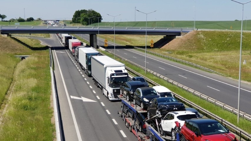 Korki na opolskim odcinku autostrady powodowane są jej...