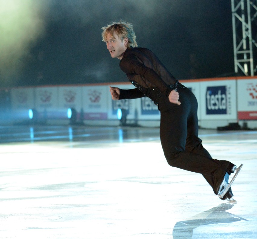 Kings on Ice. Popis łyżwiarskich umiejętności na Stadionie...