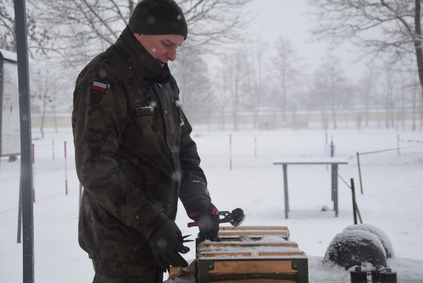 Ponad 200 chętnych trenuje w sieradzkiej brygadzie. Śnieg...