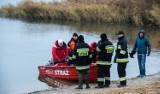 Akcja strażaków na jeziorze Łąkosz w powiecie świeckim. Dwie osoby wypadły z łódki 