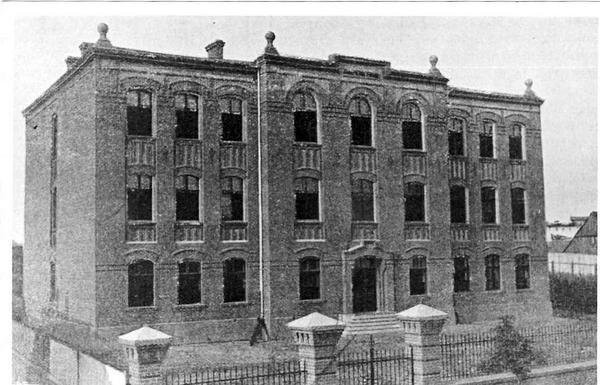 Budynek I LO w Tomaszowie w 1910 roku
