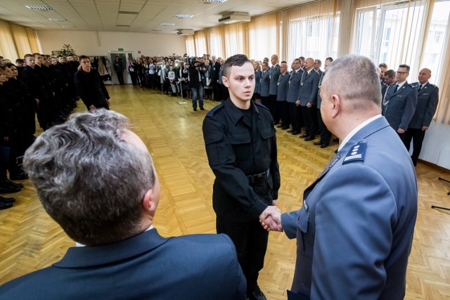 W szeregi kujawsko-pomorskiej policji wstąpiło 48 nowych policjantów.