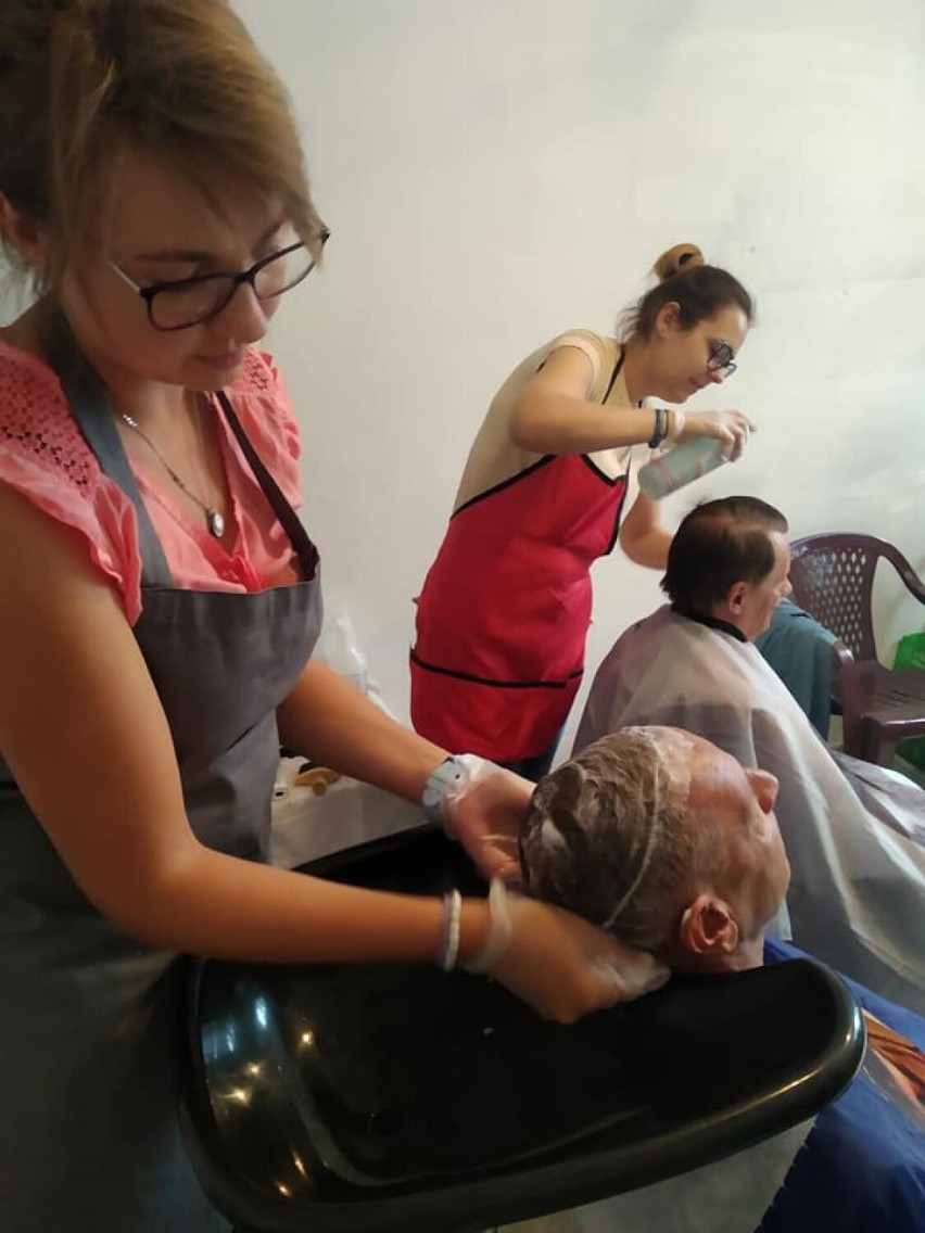 Chcą stworzyć salon fryzjerski dla bezdomnych i ubogich. Potrzebna jest pomoc! 