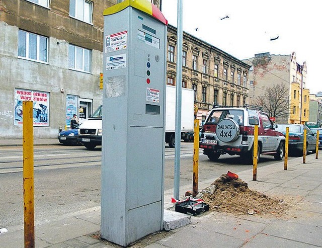 Na ulicach przygotowywane są już fundamenty pod nowe parkomaty.