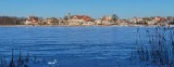 Zimowy Złotów nad Jeziorem Miejskim tylko na zdjęciach. Może zima niedługo wróci i skuje lodem jezioro?