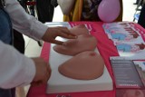 Samobadanie piersi na rynku w Chorzowie. Akcja specjalnie na Dzień Matki
