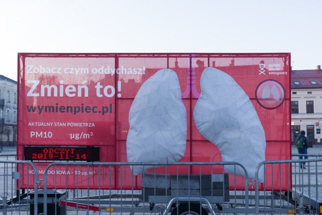 Gigantyczny model ludzkich płuc pokażą jakość powietrza w Warszawie. "Będą wdychać powietrze i filtrować zanieczyszczenia"