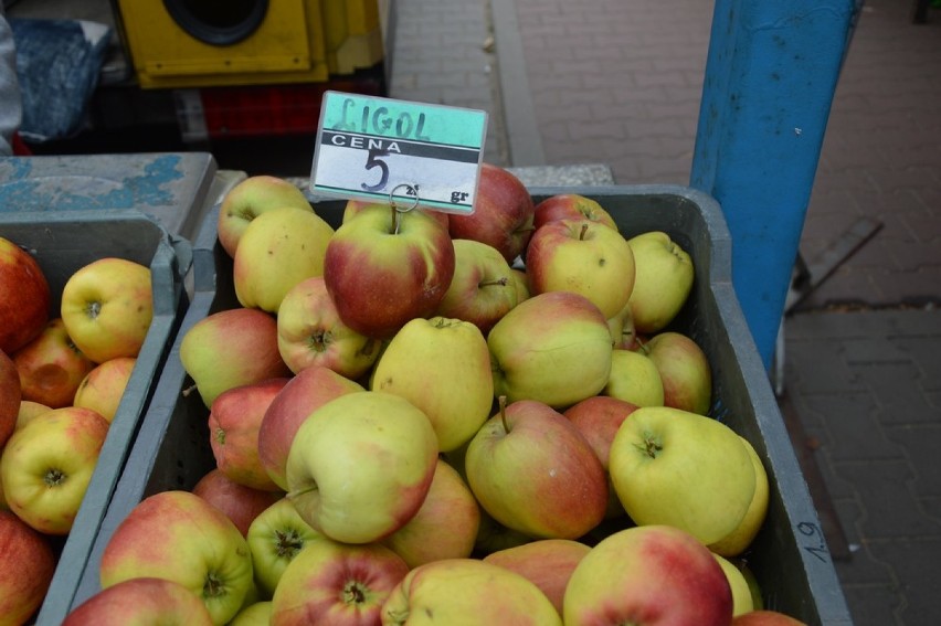 Sprzedawcy warzyw i owoców: "Ceny spadają" [ZDJĘCIA] 