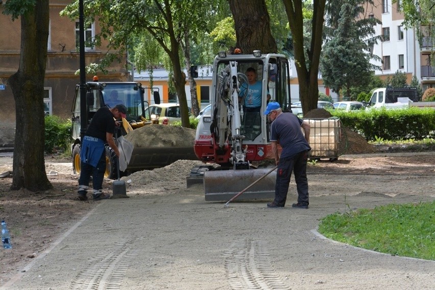 Park Kościuszki w Sulechowie jest remontowany. Mieszkańcy...