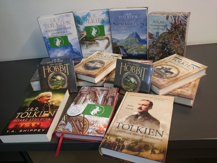 Konkurs literacki „W świecie Tolkiena" przeprowadzony w Sieradzu. Kto został laureatem? (fot)