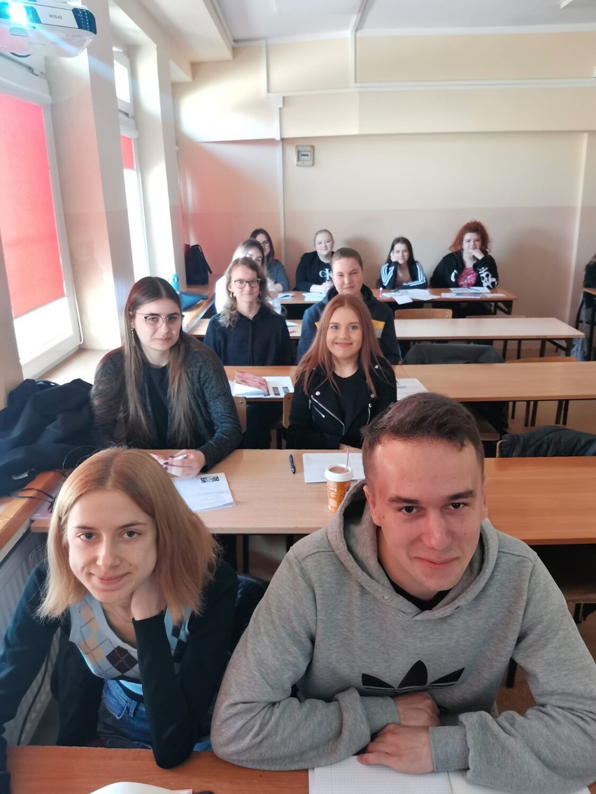 Uczniowie ZSE w Radomsku przygotowują się do wyjazdów na zagraniczne staże. Pojadą do Hiszpanii i Francji