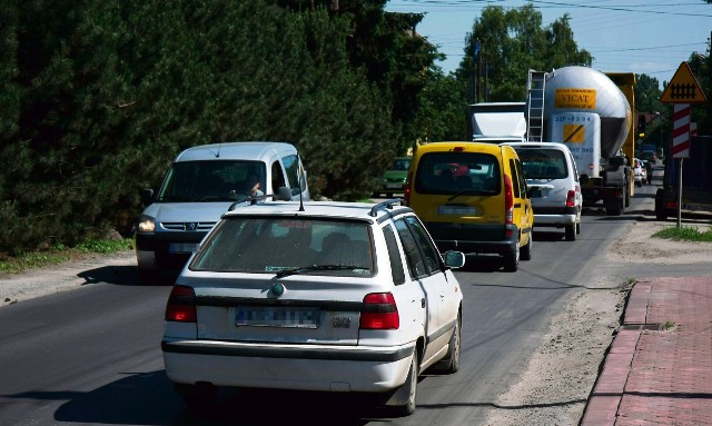 Ul. Łokietka najbardziej ucierpiała latem, podczas przebudowy ronda Ofiar Katynia