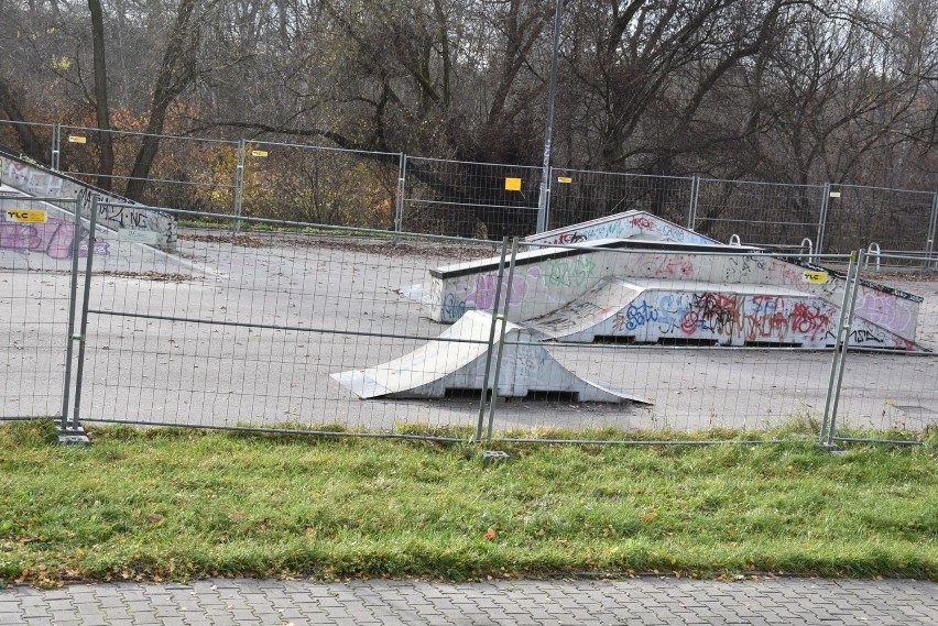 Chrzanów. Firma zrezygnowała z remontu skateparku. Co dalej?