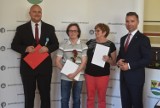 Mieszkańcy powiatu krośnieńskiego z wyróżnieniami i nagrodami za zaangażowanie w rozwój kultury i sportu w regionie