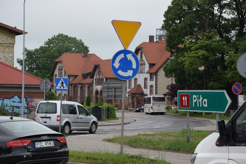 Remont ulicy Kolejowej w Szczecinku. Duży problem [zdjęcia]