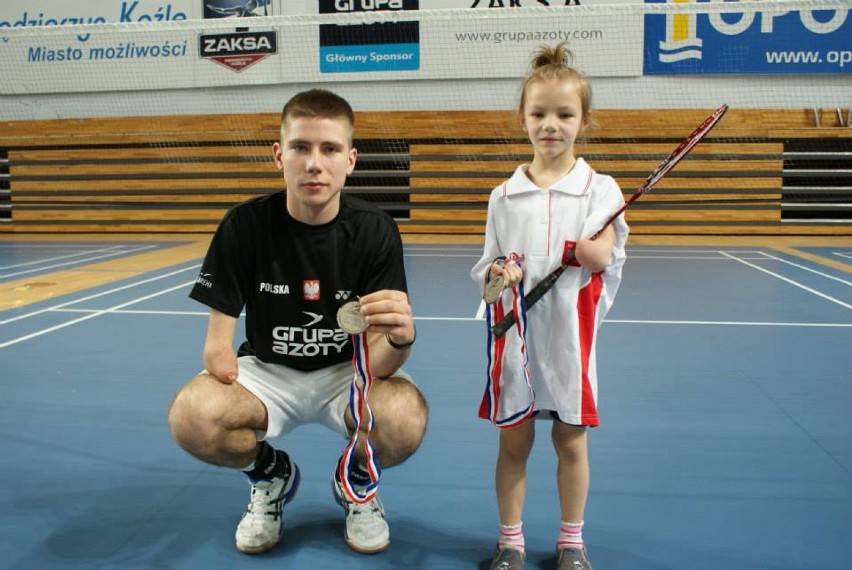 Nędza Dominika Tomańska trenuje badminton