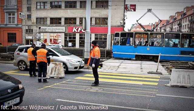 Przejście Świdnickie zostanie zamknięte w poniedziałek. Od wtedy piesi skorzystają z przejścia naziemnego