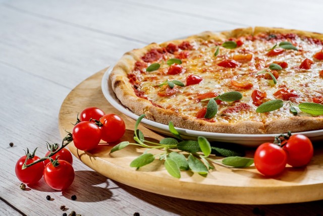 Prezentujemy TOP 10 pizzerii w Zabrzu. Gdzie wybrać się ze znajomymi na pyszną pizzę? Zobacz nasz ranking na bazie ocen z Google. 

KLIKNIJ W KOLEJNE ZDJĘCIA I SPRAWDŹ!