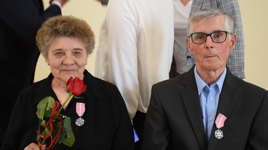 Złote Gody 2023 w gminie Rypin. Te pary świętowały 50-lecie małżeństwa. Zobacz wideo
