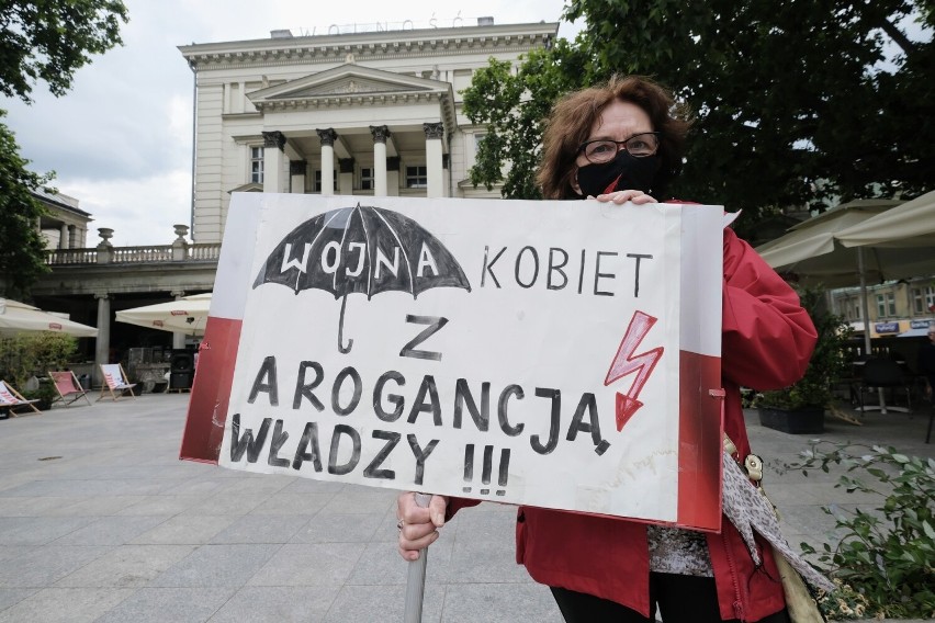 Strajk Kobiet na placu Wolności w Poznaniu.