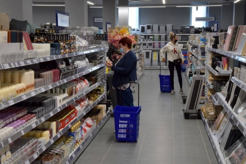 Tłumy na otwarciu sklepu Action w Starachowicach. Na klientów czekały prezenty [WIDEO, ZDJĘCIA]