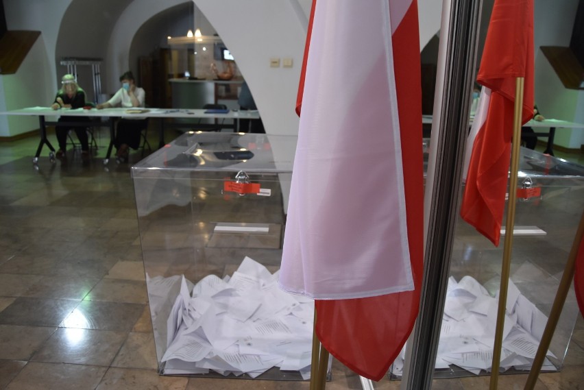 Wybory 2020 Tarnów. Mieszkańcy miasta głosują zachowując specjalne środki ostrożności [ZDJĘCIA]